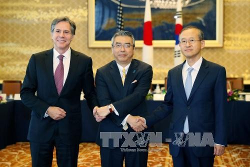 South Korea, US, Japan discuss tougher sanctions on North Korea - ảnh 1